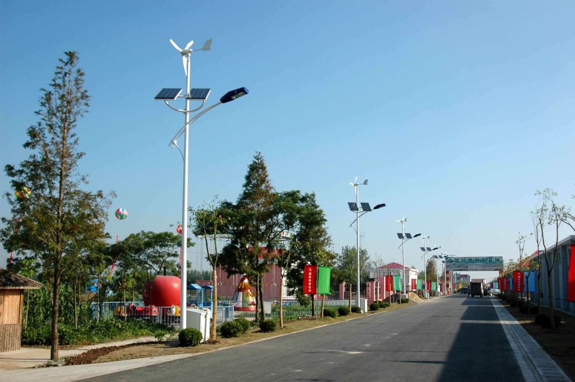 凯里太阳能路灯厂家浅谈路灯的电池板组成